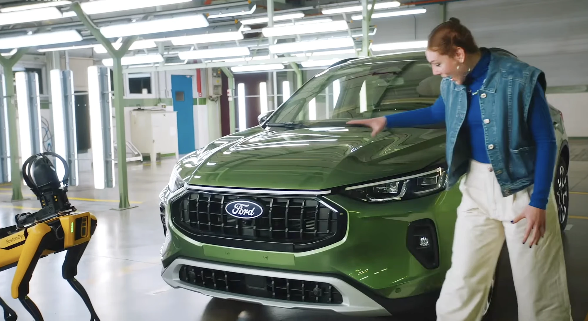 Ford Kuga — still 4