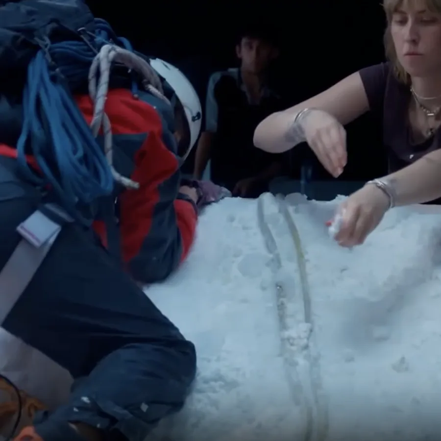 Behind the scenes: Hybrid Case — snow